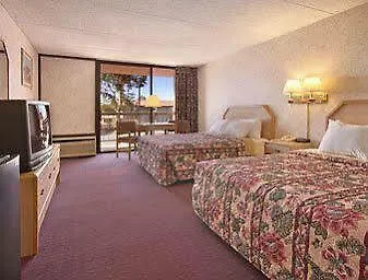Days Hotel 2*